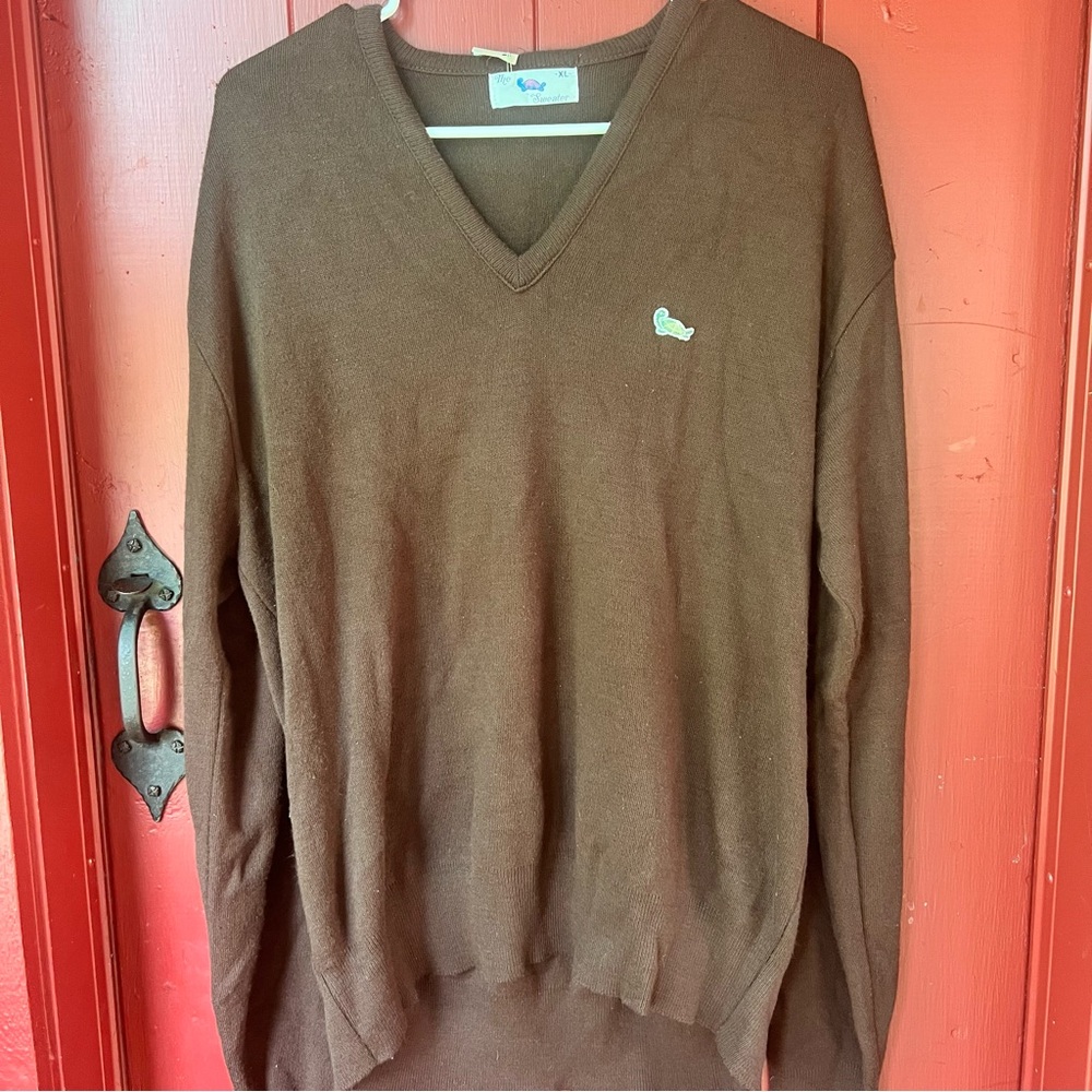 The Sweater Turtle Logo Vintage Men's Brown V-neck Long Sleeve Sweater Size XL